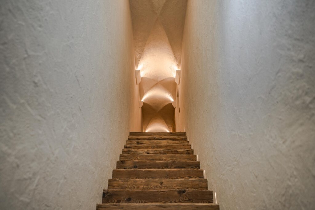 Cesa del Louf - Aisle detail 2