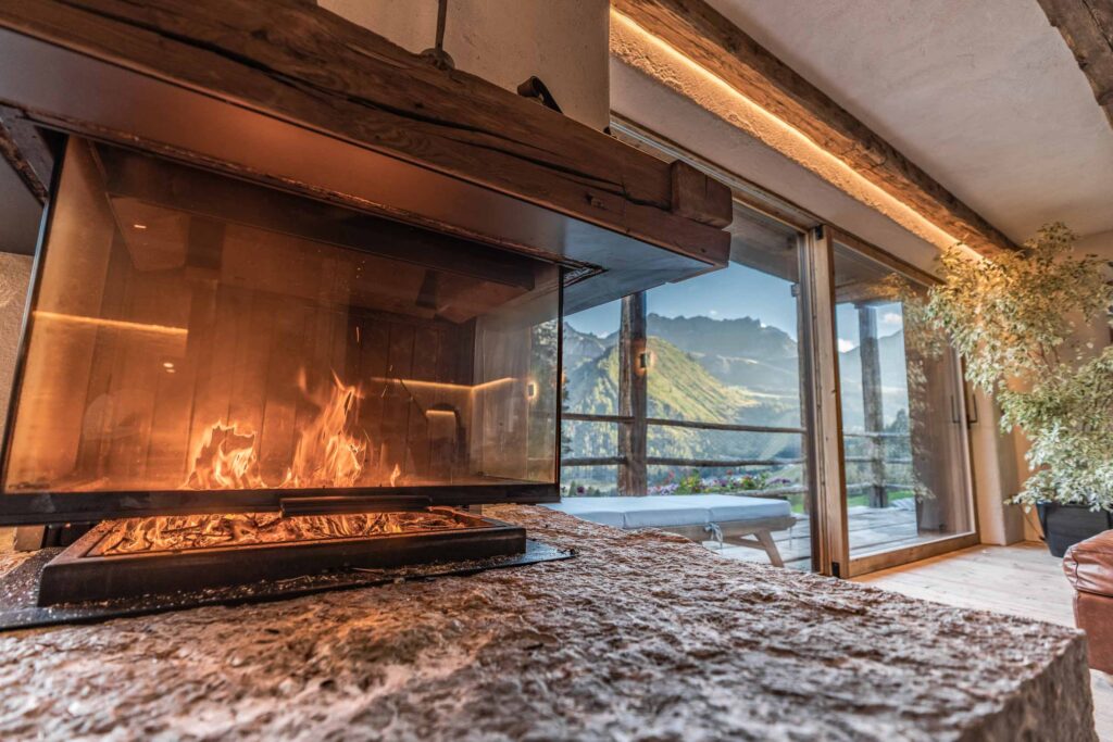 Cesa del Louf - Living room fireplace