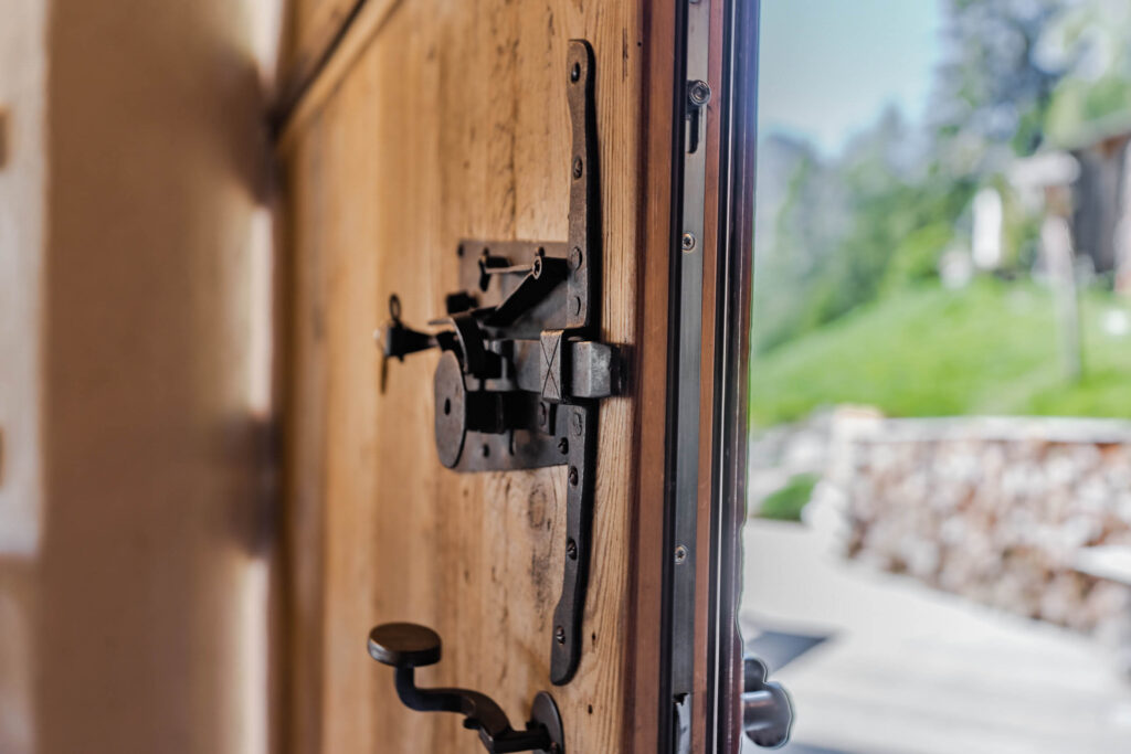 Cesa del Louf - Main entrance detail