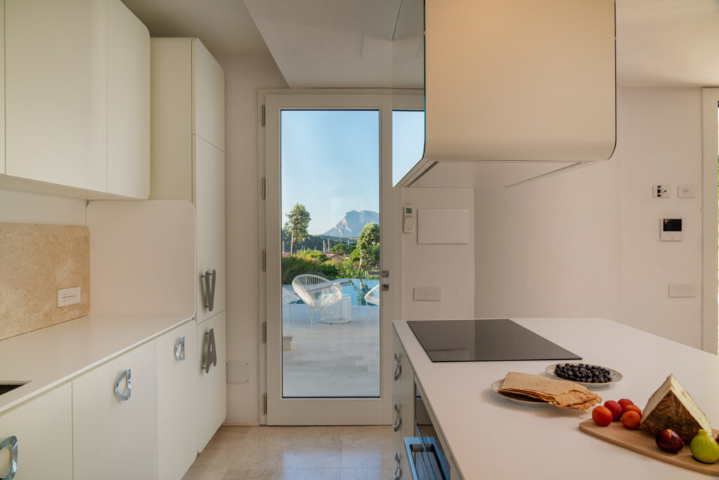 Villa Puntaldia White - Kitchen detail