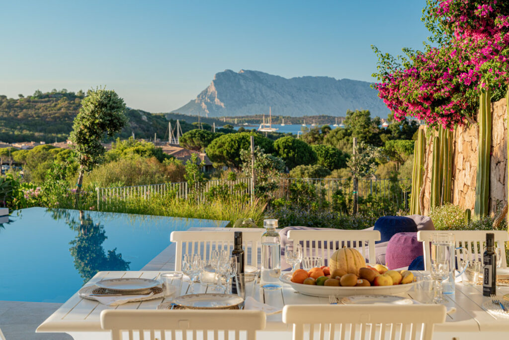 Villa Puntaldia White - Tavolara view