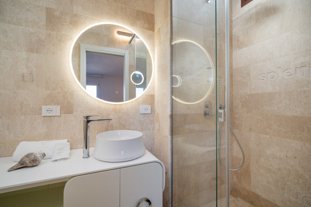 Villa Puntaldia White - Bathroom