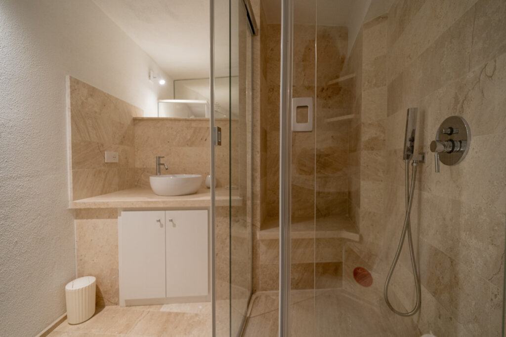 Villa Puntaldia White - Bathroom
